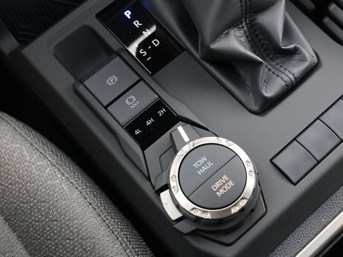 New 2026 Toyota 4Runner SR5 AWD/4WD image 22