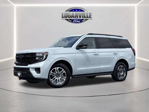 Certified 2025 Ford Expedition Active AWD/4WD image 1