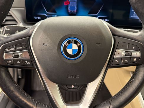 Used 2023 BMW i4 eDrive35 w/ Premium Package RWD image 11