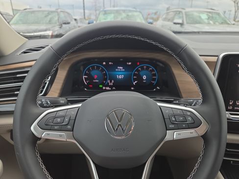 New 2026 Volkswagen Atlas SE image 10