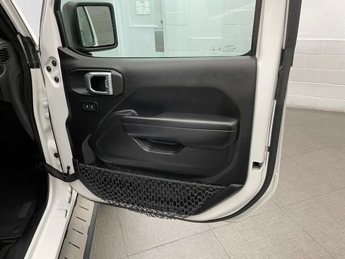 Used 2021 Jeep Wrangler Unlimited Rubicon 4xe w/ Safety Group AWD/4WD image 29
