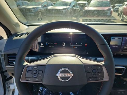 New 2026 Nissan Sentra SR w/ Floor Mat Package FWD image 13