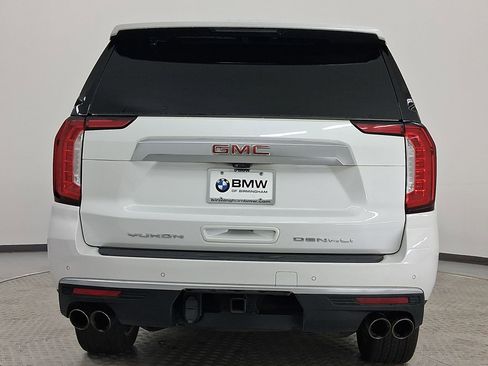 Used 2021 GMC Yukon XL Denali w/ Denali Premium Package image 9