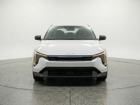 Used 2025 Kia K4 FWD image 2