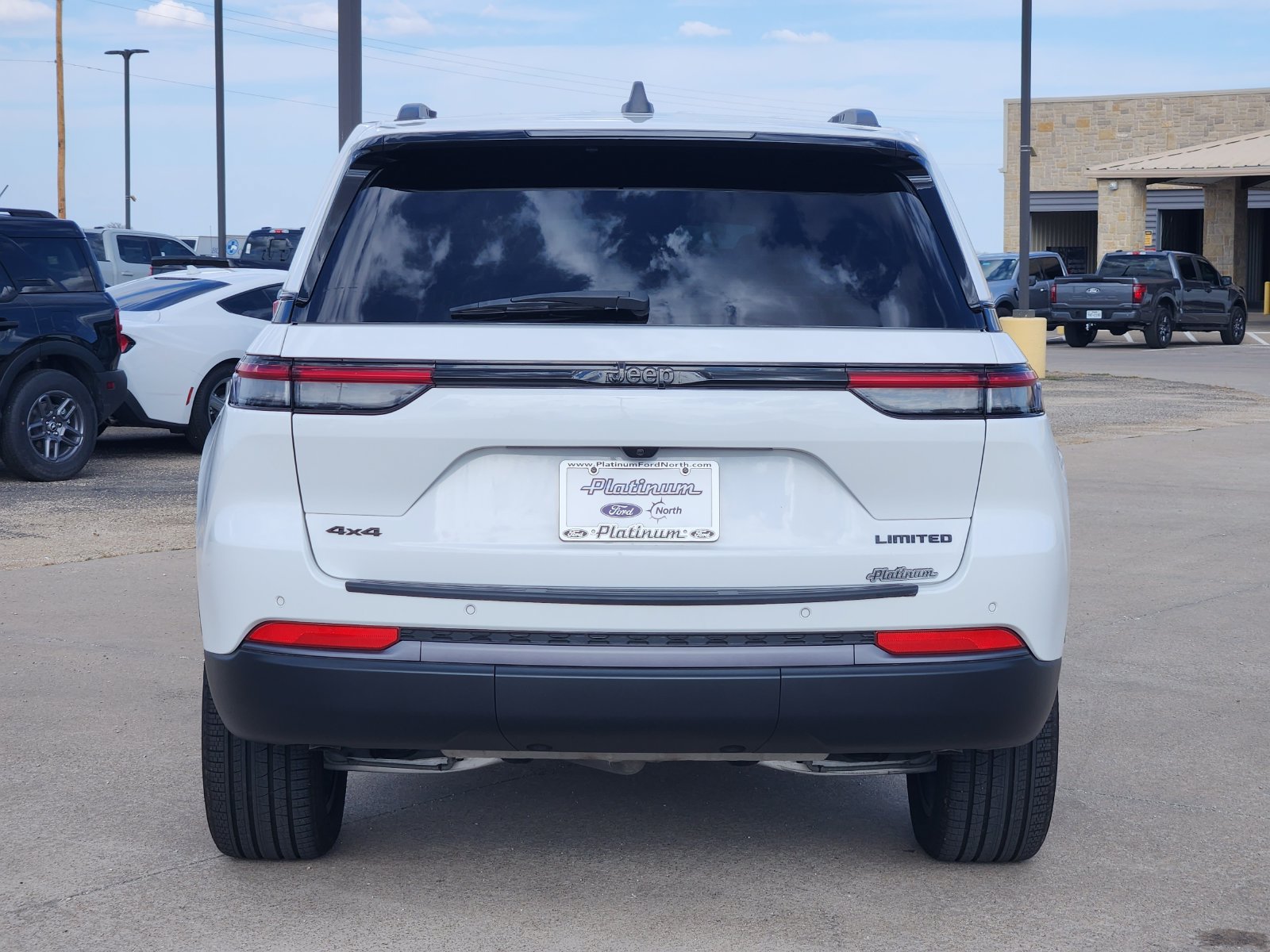 Used 2026 Jeep Grand Cherokee Limited w/ Limited Altitude Package AWD/4WD image 8