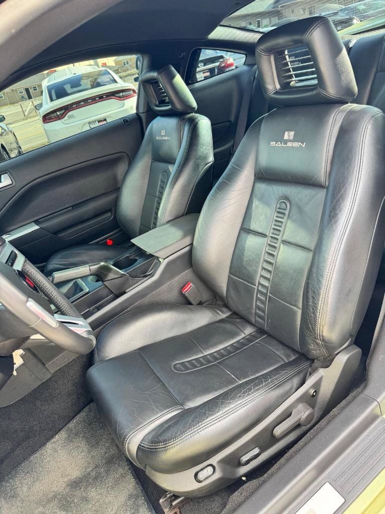 Used 2006 Ford Mustang GT RWD image 19