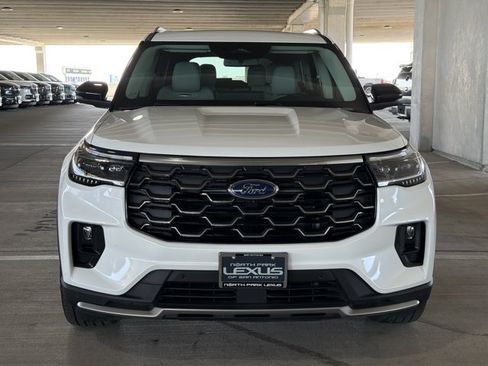 Used 2025 Ford Explorer Platinum w/ Ultimate Package AWD/4WD image 27