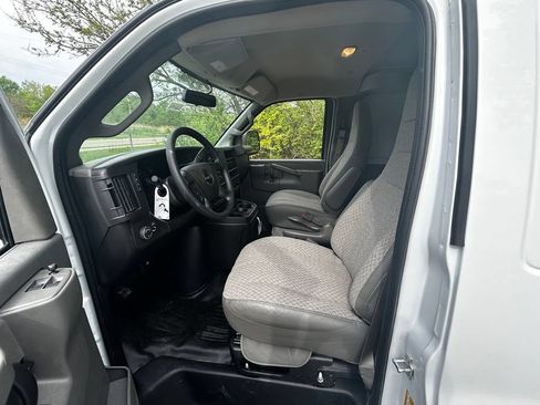 New 2026 GMC Savana 3500 w/ Driver Convenience Package RWD image 22