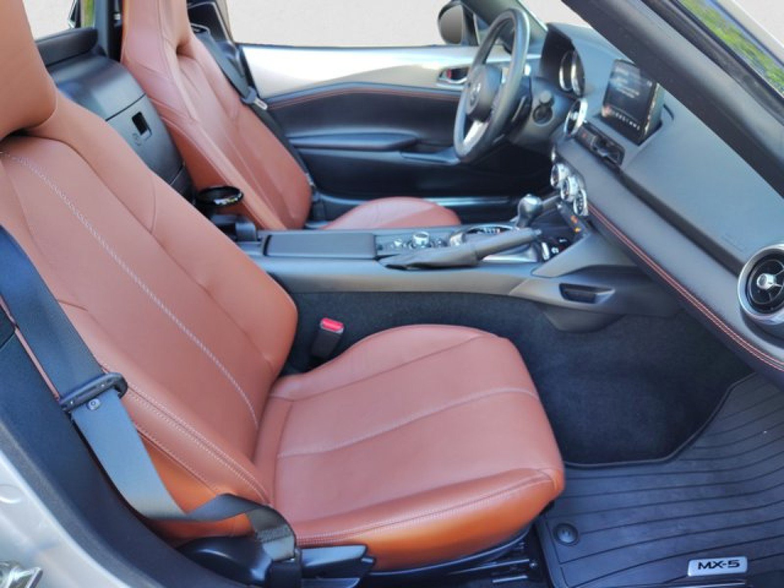 Used 2022 MAZDA MX-5 Miata RF Grand Touring w/ Weather Package RWD image 19