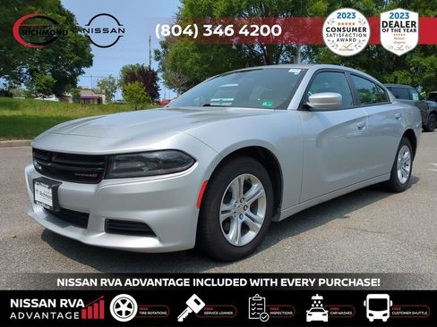 Used 2021 Dodge Charger SXT w/ Leather Interior Group image 2