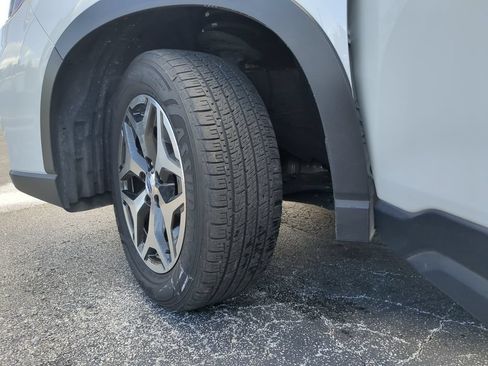 Used 2019 Subaru Forester Premium AWD/4WD image 31