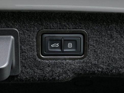 New 2025 Audi A8 L 3.0T image 32