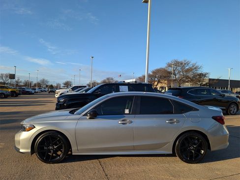 Used 2025 Honda Civic Sport image 3