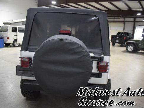Used 2006 Jeep Wrangler Unlimited AWD/4WD image 3