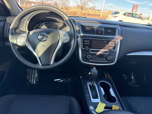 Used 2017 Nissan Altima 2.5 SV image 10
