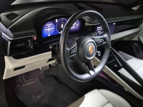 Used 2025 Porsche Macan 4S Electric AWD/4WD image 11