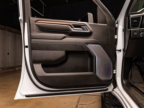 Used 2024 GMC Sierra 3500 Denali w/ Denali Reserve Package image 30