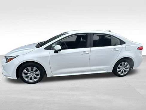 Used 2024 Toyota Corolla LE image 4