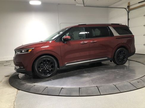 Used 2024 Kia Carnival SX Prestige image 4