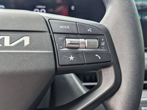 Used 2025 Kia K4 FWD image 23