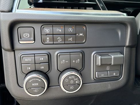 Certified 2026 Chevrolet Tahoe High Country AWD/4WD image 23