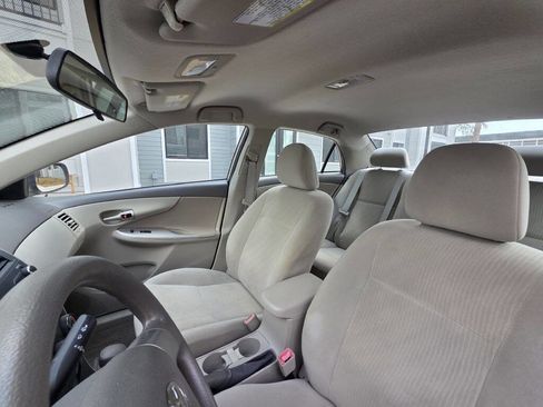 Used 2010 Toyota Corolla image 31