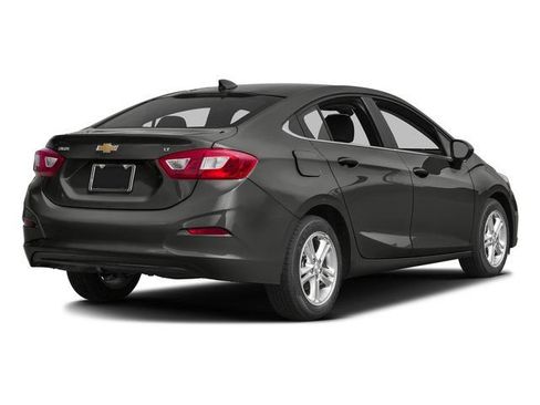 Used 2017 Chevrolet Cruze LT w/ Sun And Sound Package FWD image 2