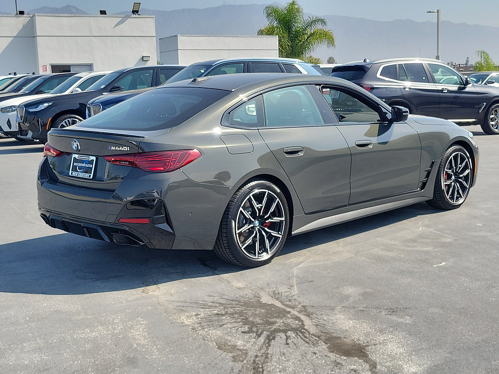 New 2026 BMW M440i w/ Premium Package RWD image 3