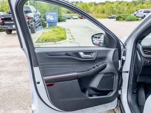 New 2026 Ford Escape ST-Line w/ Cold Weather Package FWD image 28