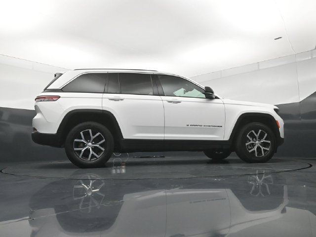 Certified 2025 Jeep Grand Cherokee Limited AWD/4WD image 24