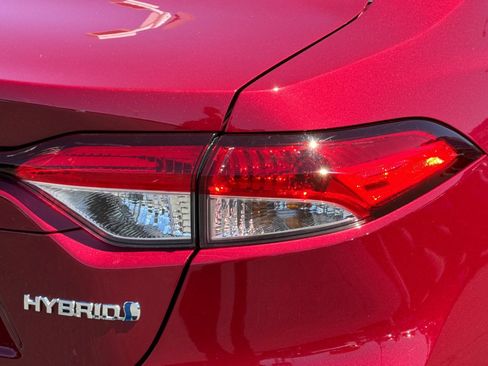 Used 2022 Toyota Corolla LE FWD image 47