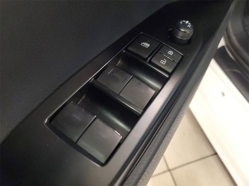 Used 2025 Toyota Camry SE image 18