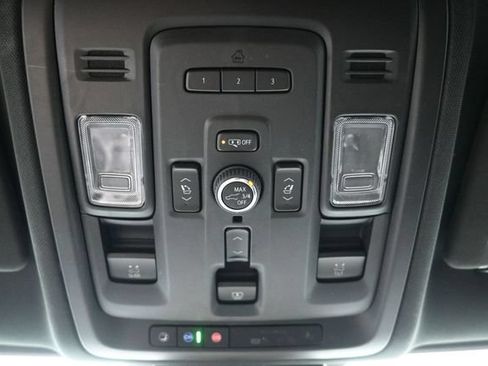 Used 2023 Chevrolet Tahoe Z71 w/ Luxury Package AWD/4WD image 19