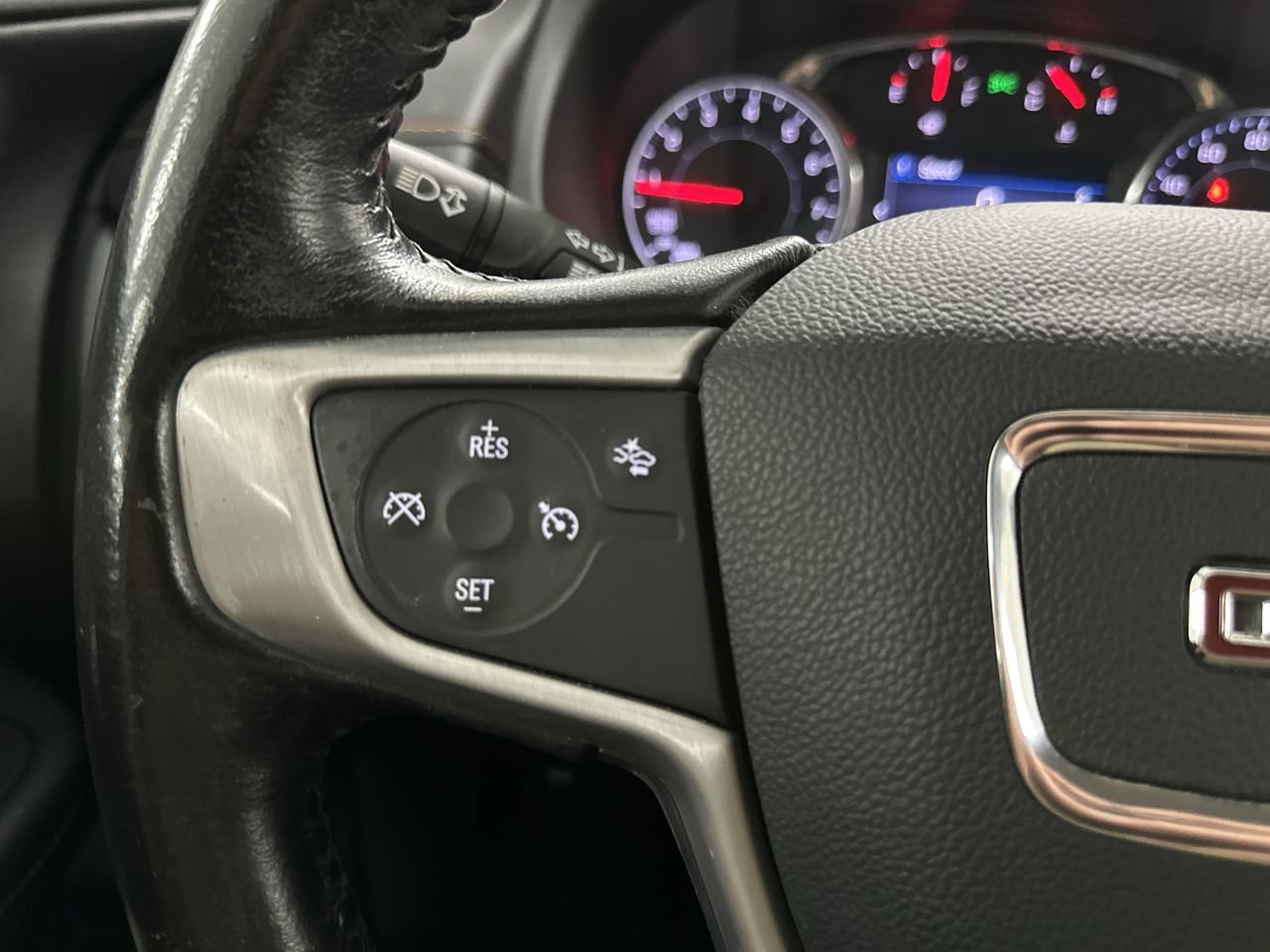 Used 2020 GMC Terrain SLE w/ Driver Convenience Package AWD/4WD image 41