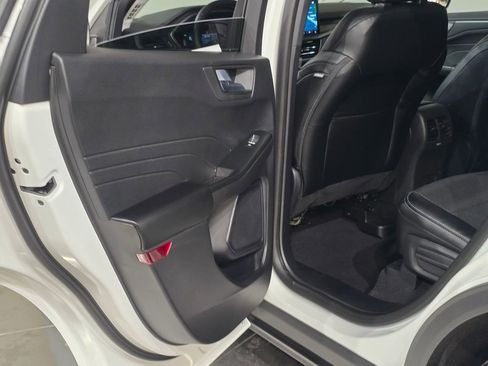 New 2026 Ford Escape SE image 30