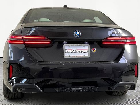 New 2026 BMW 550e xDrive image 7