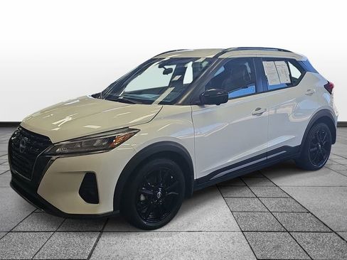 Used 2022 Nissan Kicks SR w/ Premium Package FWD image 1
