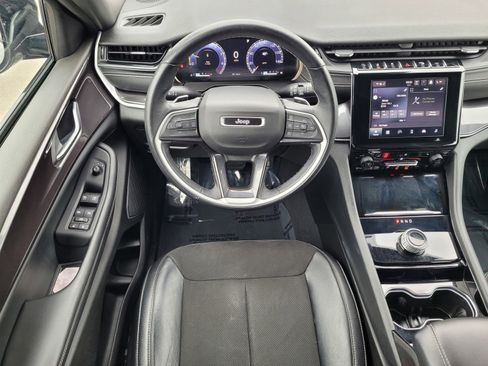 Used 2022 Jeep Grand Cherokee L Laredo image 15