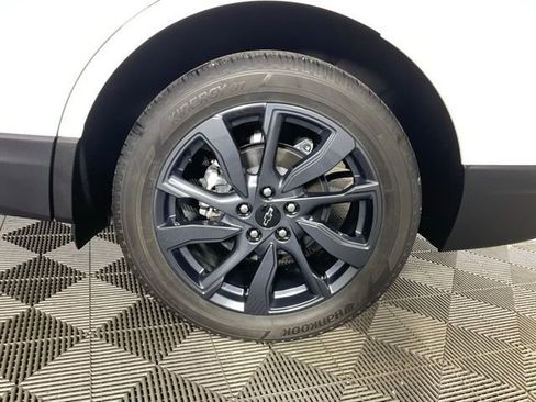 Used 2024 Chevrolet Equinox RS image 40