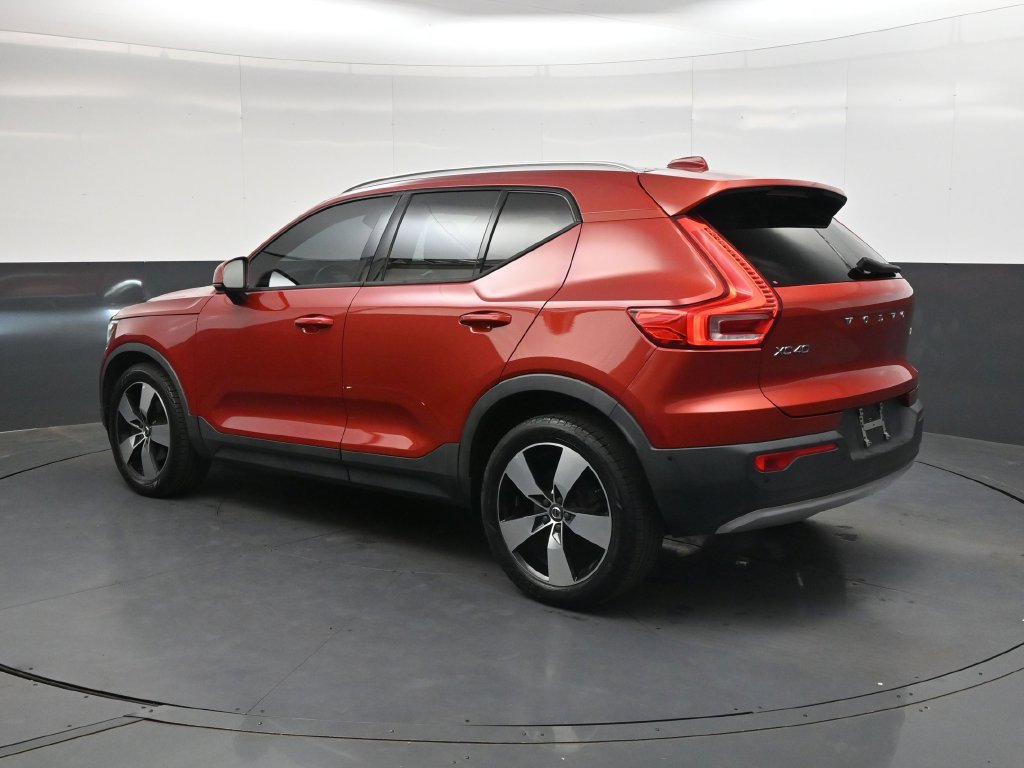 Used 2019 Volvo XC40 T4 Momentum FWD image 7