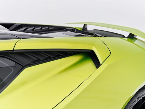 Used 2023 Lamborghini Huracan Tecnica RWD image 27