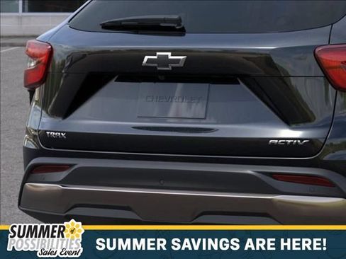 New 2026 Chevrolet Trax ACTIV w/ Sunroof Package FWD image 14
