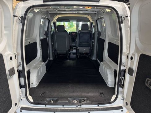 Used 2017 Nissan NV200 SV FWD image 30
