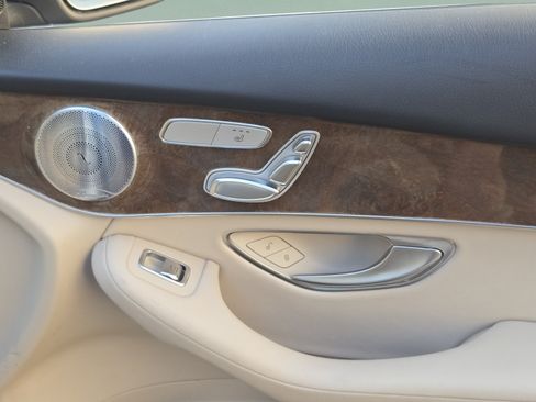 Used 2016 Mercedes-Benz GLC 300 4MATIC image 32
