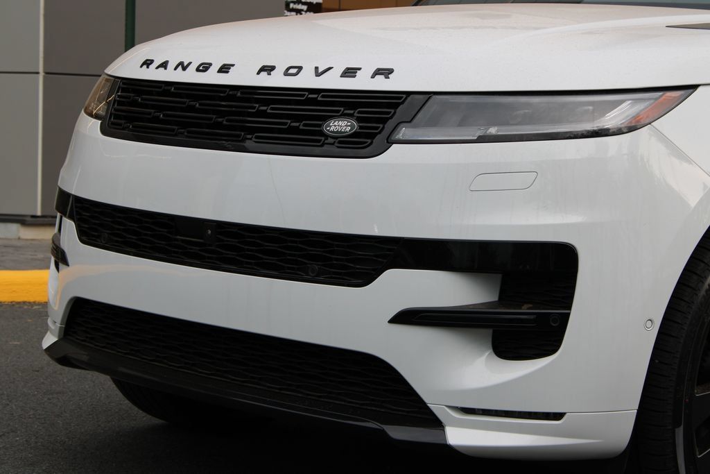 New 2026 Land Rover Range Rover Sport Dynamic SE AWD/4WD image 3