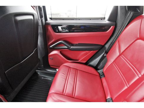 Used 2021 Porsche Cayenne AWD/4WD image 12