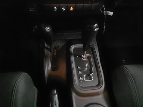 Used 2012 Jeep Wrangler Sport AWD/4WD image 29