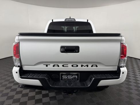 Used 2019 Toyota Tacoma Limited AWD/4WD image 6