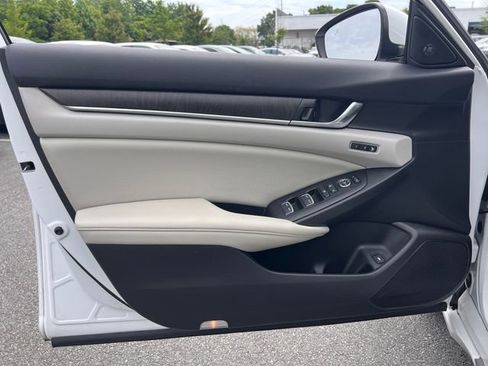 Used 2021 Honda Accord EX-L image 10
