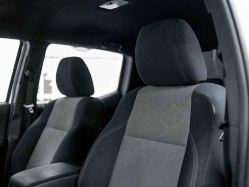 Used 2020 Toyota Tacoma TRD Off-Road w/ Technology Package image 73